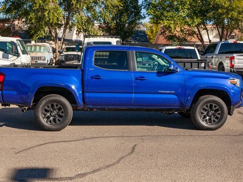 Used 2023 Toyota Tacoma SR5 w/ Technology Package image 4