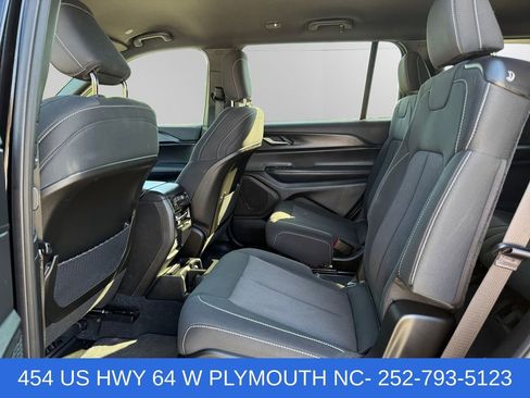 Used 2024 Jeep Grand Cherokee L Laredo AWD/4WD image 13