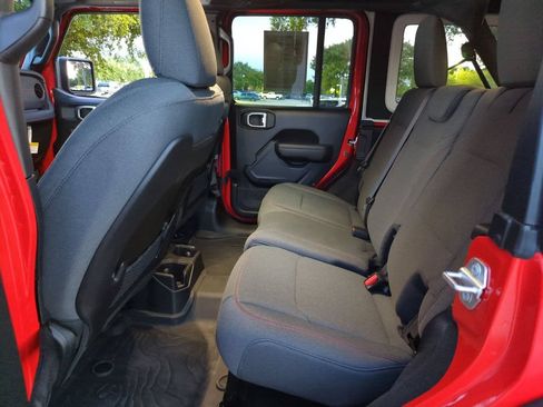 Used 2024 Jeep Wrangler Unlimited Rubicon AWD/4WD image 22