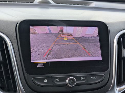 Used 2021 Chevrolet Equinox Premier image 24