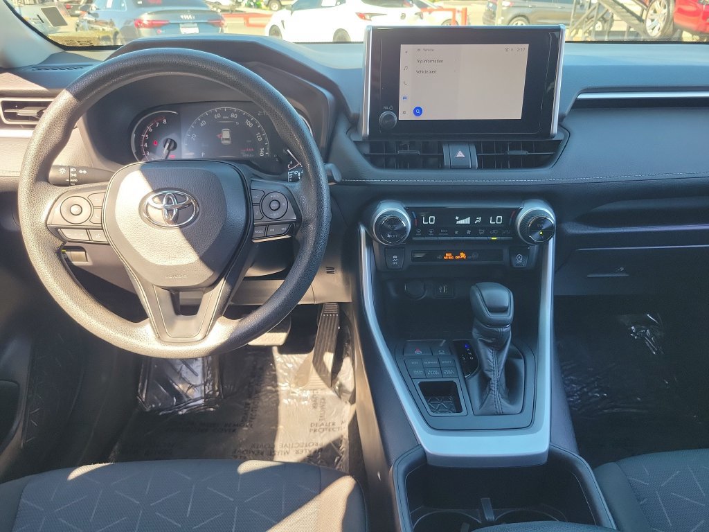 Used 2025 Toyota RAV4 XLE AWD/4WD image 11