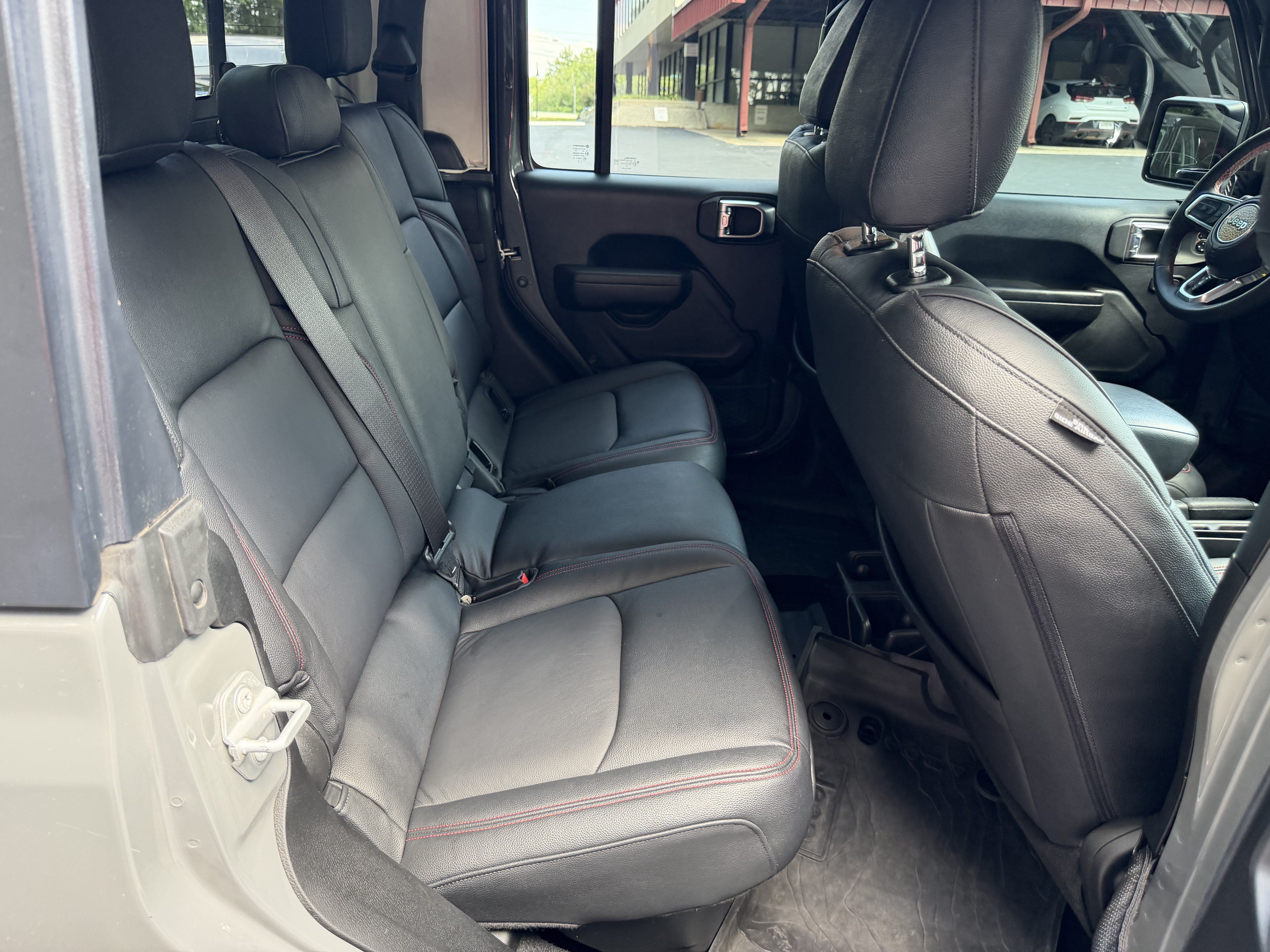Used 2023 Jeep Gladiator Rubicon w/ LED Lighting Group AWD/4WD image 15