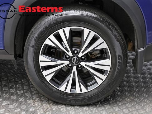 Used 2023 Nissan Rogue SV AWD/4WD image 8