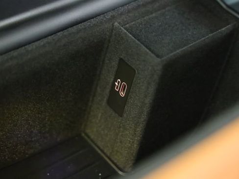 Used 2023 BMW 540i w/ Convenience Package image 26