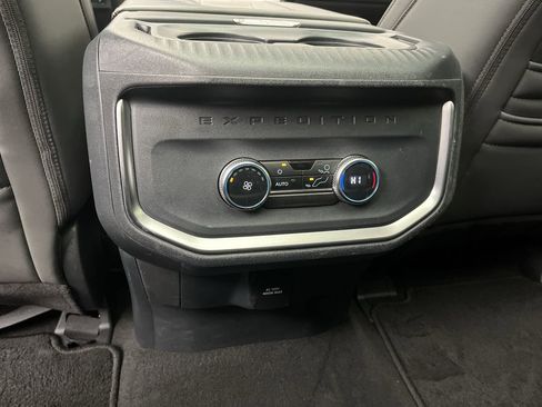 Used 2025 Ford Expedition Active image 15