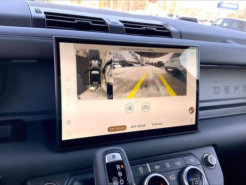 Used 2025 Land Rover Defender 110 S image 27