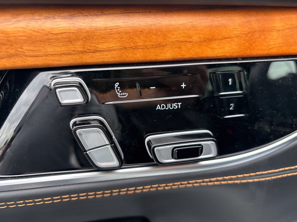 Used 2024 Jeep Grand Wagoneer Series III w/ Flexible Seating Group AWD/4WD image 21