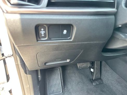 New 2025 Kia Sorento S image 12