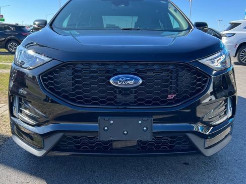 Used 2022 Ford Edge ST image 3