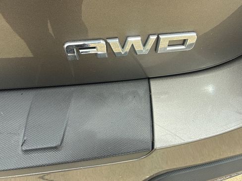 Used 2011 GMC Terrain SLT AWD/4WD image 12
