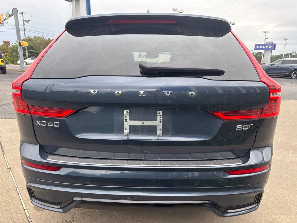 Used 2025 Volvo XC60 B5 Plus w/ Protection Package Premier AWD/4WD image 6