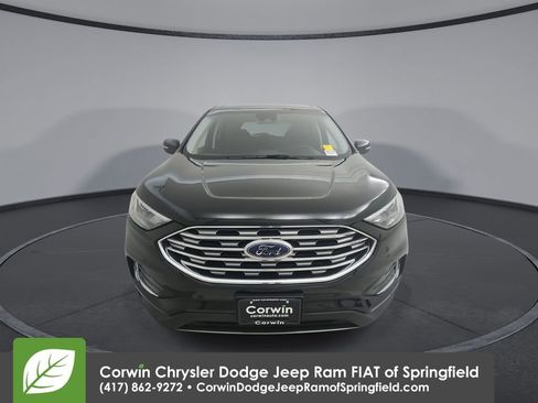 Used 2024 Ford Edge Titanium image 3