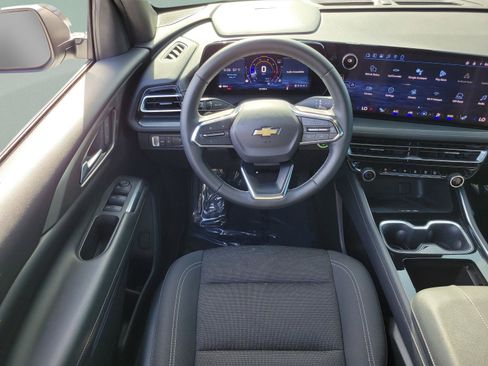 Used 2024 Chevrolet Traverse LT FWD image 23