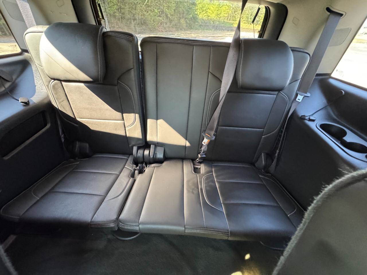 Used 2015 GMC Yukon Denali w/ Open Road Package RWD image 27