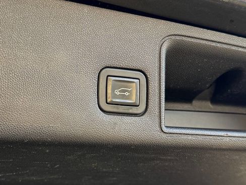 Used 2019 GMC Terrain SLE w/ Driver Convenience Package image 18