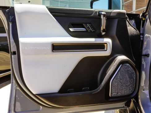 Used 2025 GMC Hummer EV 2X w/ LPO, Cargo Utility Package AWD/4WD image 32