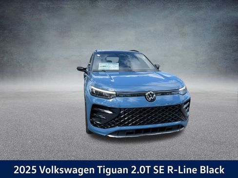 New 2025 Volkswagen Tiguan SE R-Line image 4