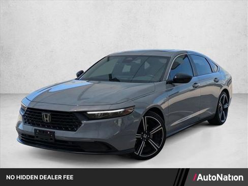 Used 2025 Honda Accord Sport image 1
