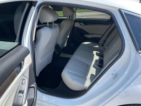Used 2021 Honda Accord Touring image 8