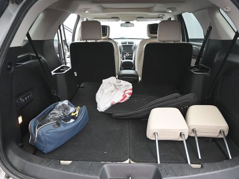 Used 2017 Ford Explorer Platinum AWD/4WD image 25