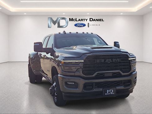 Used 2025 RAM 3500 Laramie AWD/4WD image 1