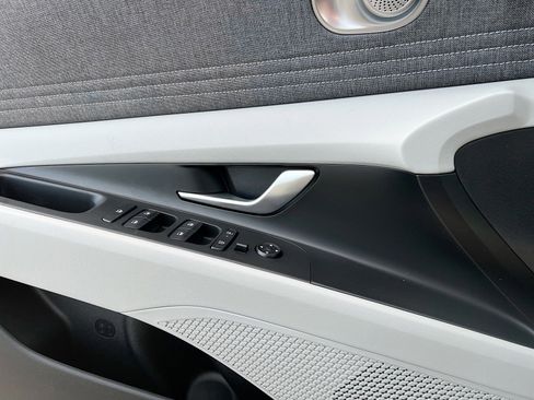 New 2026 Hyundai Elantra Limited FWD image 20
