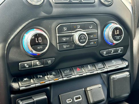 Used 2019 GMC Sierra 1500 SLT w/ SLT Premium Plus Package image 36