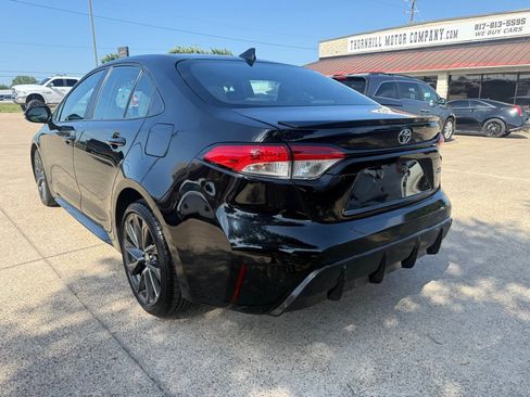 Used 2025 Toyota Corolla SE FWD image 5