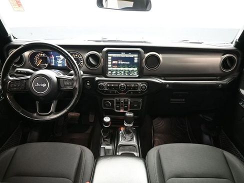 Used 2021 Jeep Gladiator Willys image 12