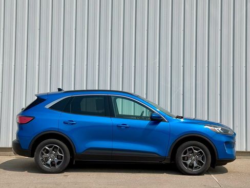 Used 2020 Ford Escape SEL AWD/4WD image 7