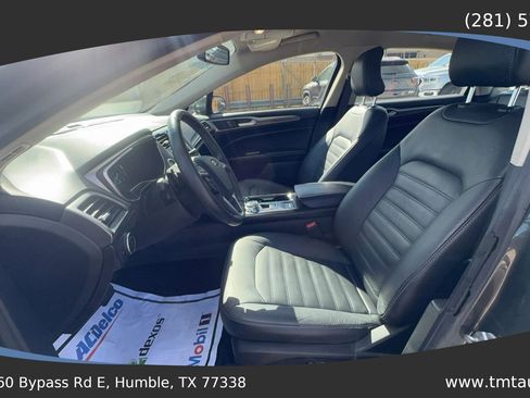 Used 2017 Ford Fusion SE w/ Fusion SE Technology Package FWD image 12