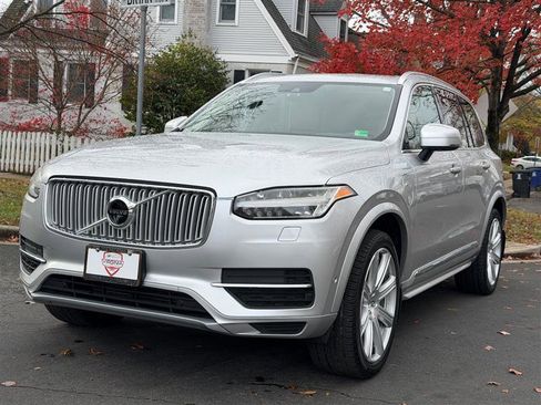 Used 2016 Volvo XC90 T8 Inscription w/ Vision Package image 2