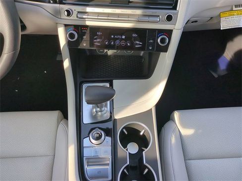 Certified 2025 Genesis G70 2.5T image 17