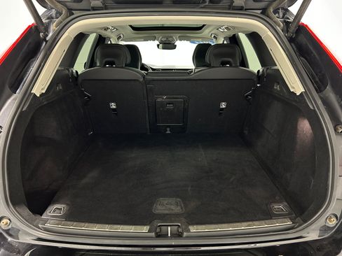 Used 2022 Volvo XC60 B5 Momentum AWD/4WD image 33