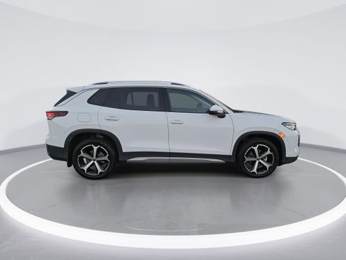 New 2025 Volkswagen Tiguan SE image 2