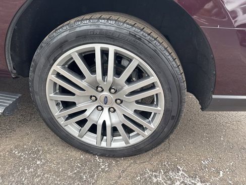 Used 2023 Ford Expedition Limited image 46