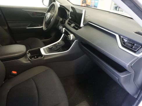 Used 2025 Toyota RAV4 LE AWD/4WD image 20