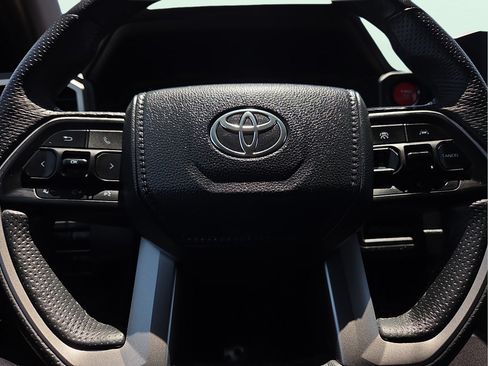 Used 2024 Toyota Tacoma TRD Sport AWD/4WD image 19