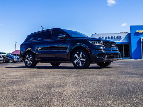 Used 2022 Kia Sorento EX w/ Panoramic Sunroof Package FWD image 9