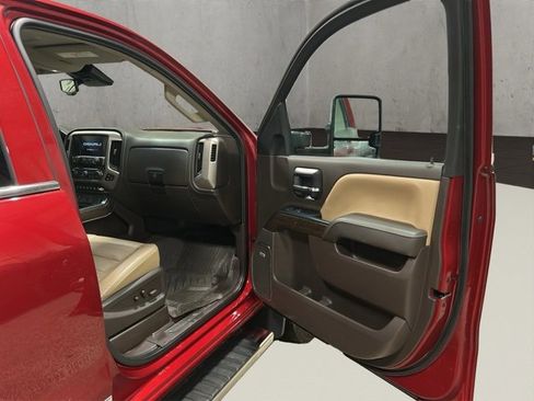 Used 2019 GMC Sierra 3500 Denali w/ Duramax Plus Package image 18