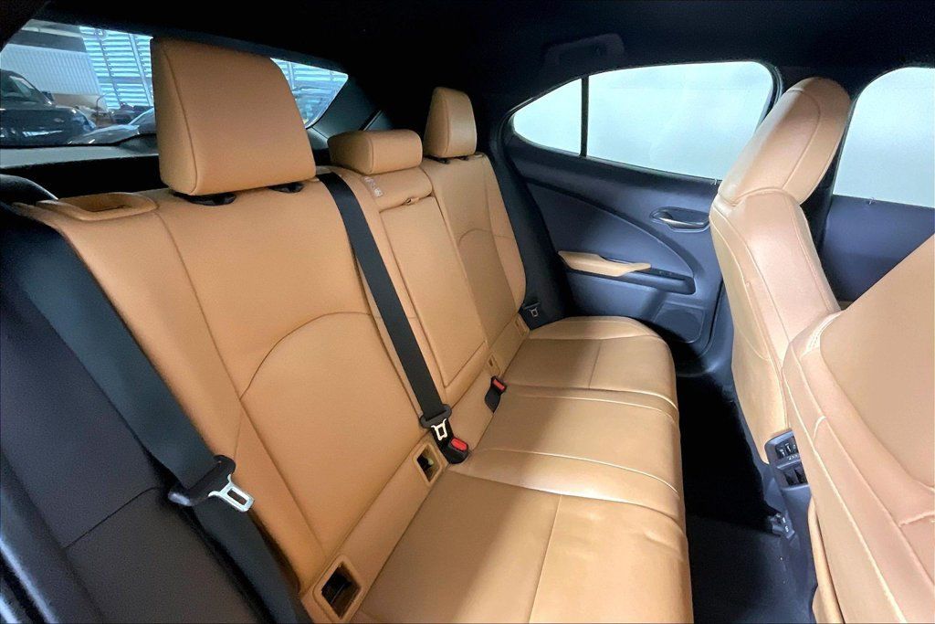 Used 2024 Lexus UX 250h FWD w/ Premium Package image 26