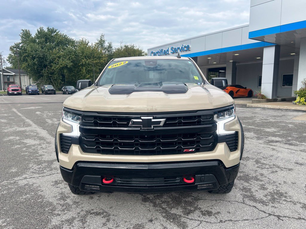 Used 2022 Chevrolet Silverado 1500 LT Trail Boss w/ LT Trail Boss Premium Package AWD/4WD image 2