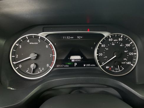 Used 2025 Nissan Rogue SV FWD image 33