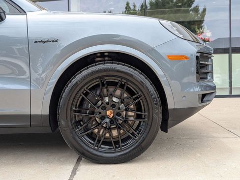 New 2026 Porsche Cayenne E-Hybrid Coupe AWD/4WD image 11