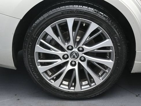 Used 2019 Lexus ES 300h w/ Premium Package FWD image 31