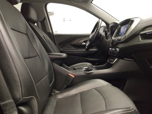 Used 2023 GMC Terrain SLT image 21