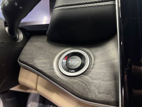 Used 2023 Jeep Grand Cherokee Limited w/ Trailer Tow Prep Group (B) image 23