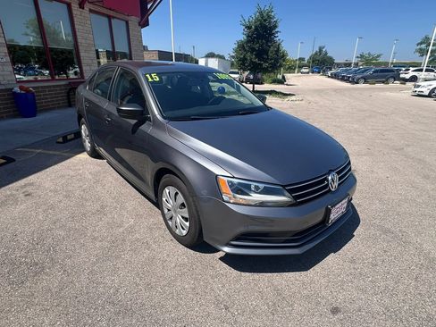 Used 2015 Volkswagen Jetta S FWD image 3