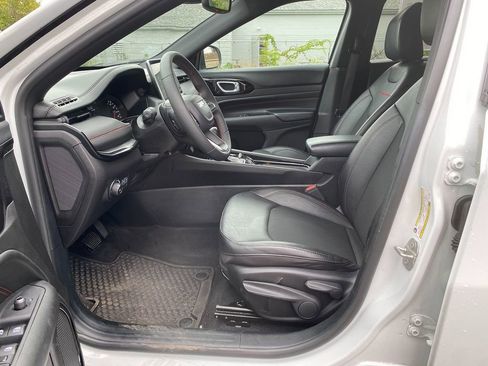 Used 2024 Jeep Compass Trailhawk image 12