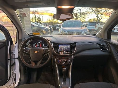 Used 2021 Chevrolet Trax LS w/ Tint and Cruise Package image 19